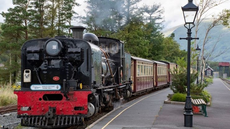 A train about to leave the station