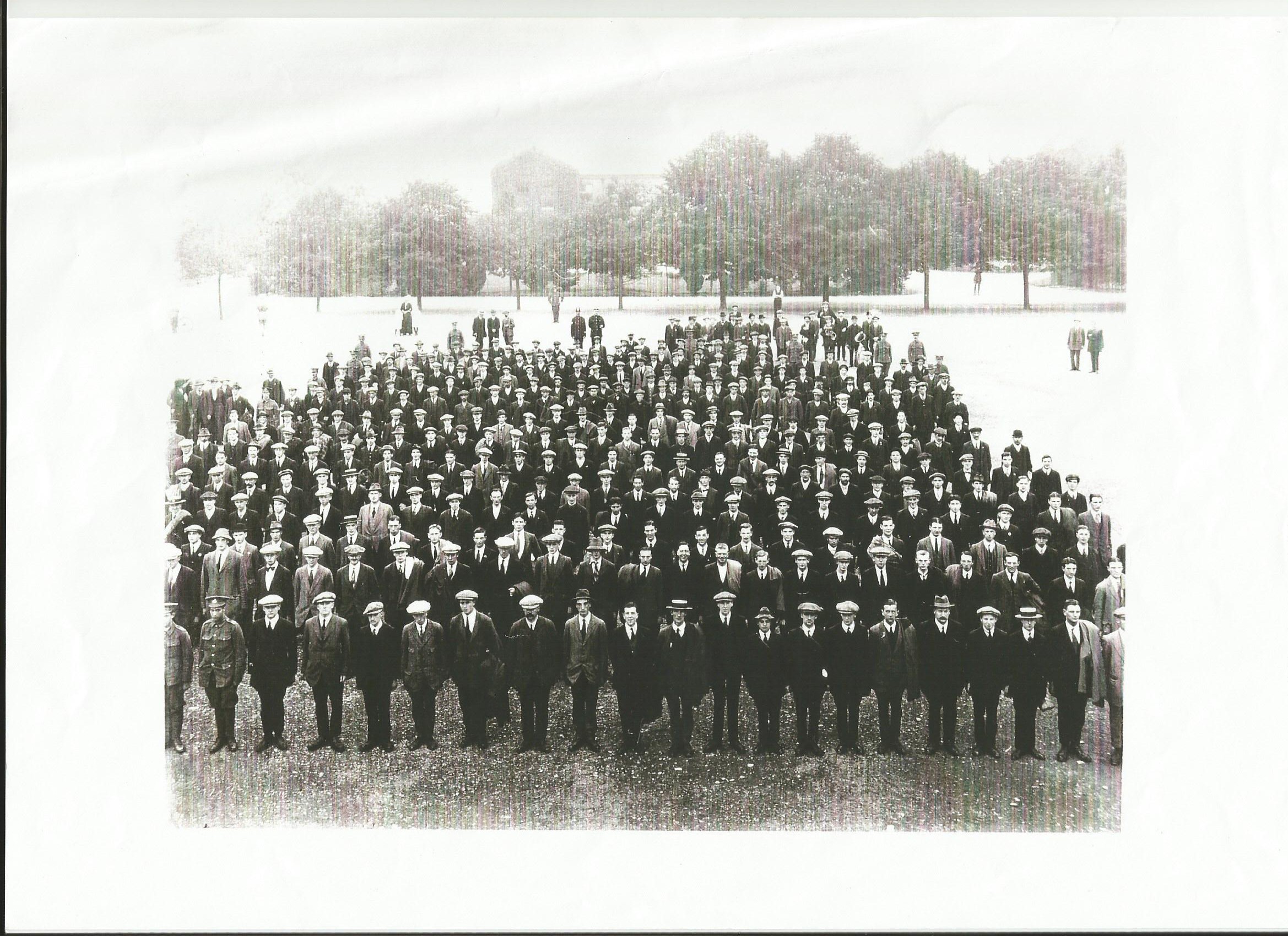 Tracing the impact of the Somme on rural communities Volunteers for Lord Kitchener's Army in Shrewsbury, September 1914