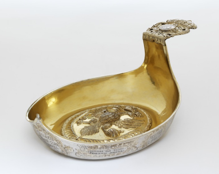Drinking cup (Kovsh). About 1735. Russia Gilded silver and gold russian drinking cup from about 1735