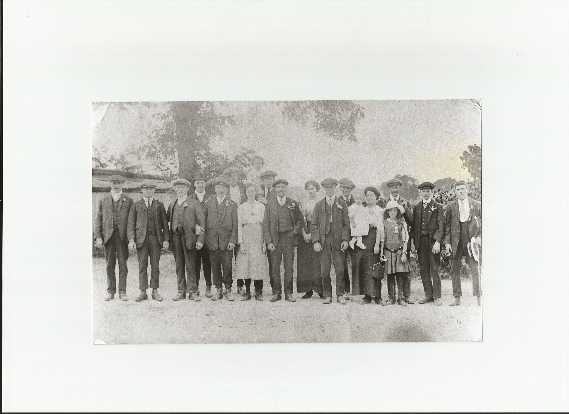Tracing the impact of the Somme on rural communities Farmworkers and their families at Linton station, Cambridgeshire, August 1914