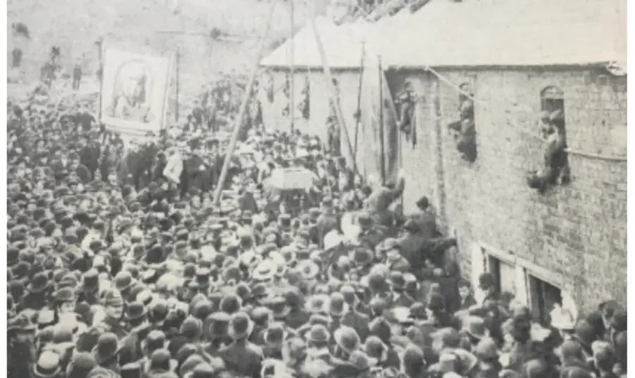 Large group of people gathered in historic photo