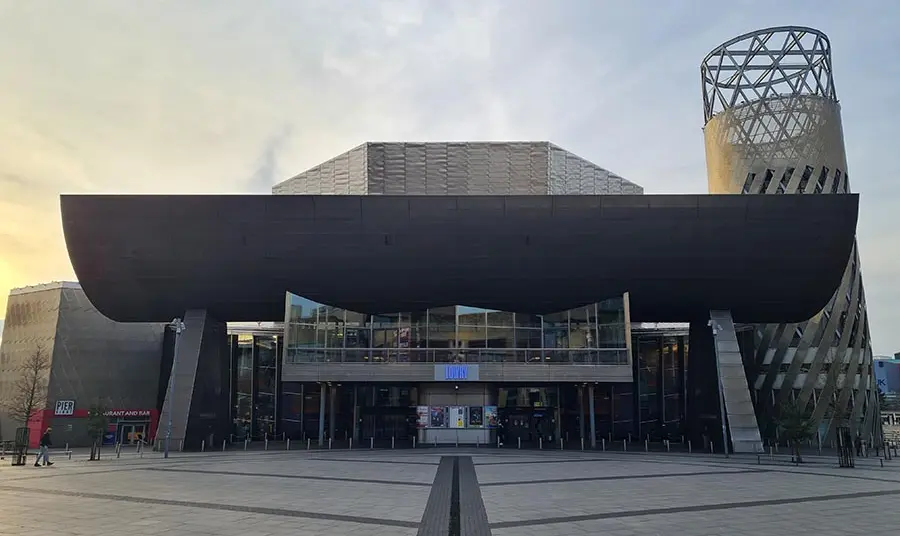 A full view of Lowry arts centre 