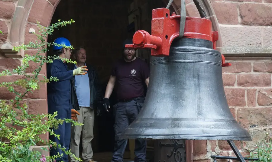 Large bell on harness