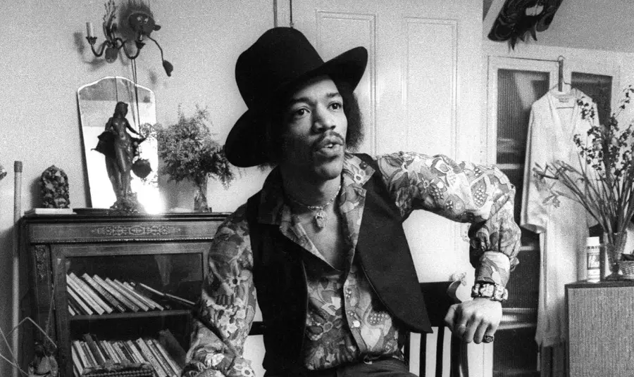 Jimi Hendrix in his flat at 23 Brook Street