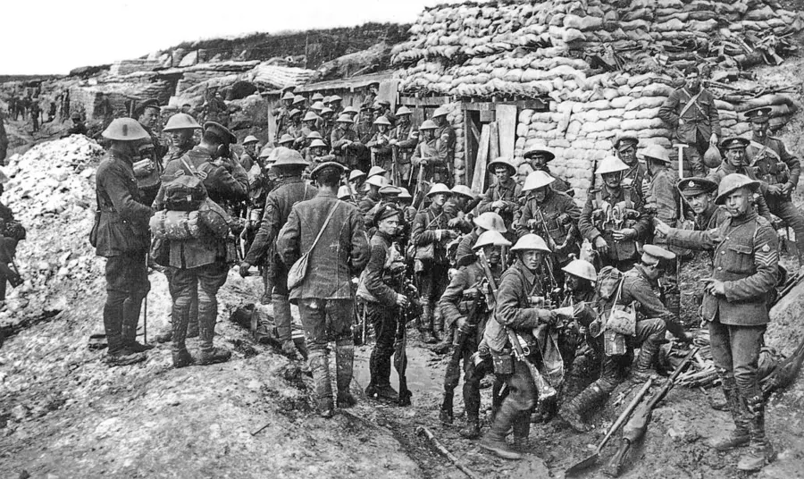 British troops preparing for the Somme Offensive in 1916