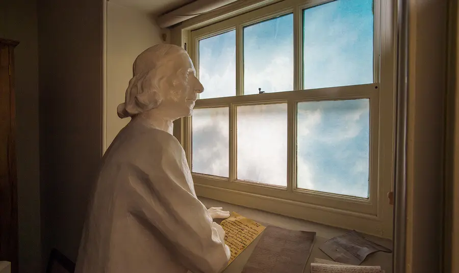 Statue of John Wesley