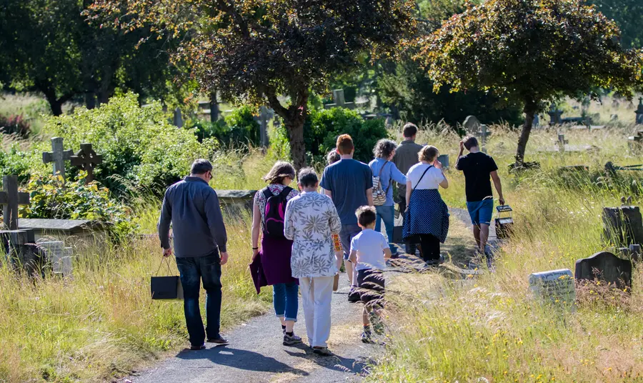 Putting heritage of burial grounds on the map Citizen scientists will be at heart of project