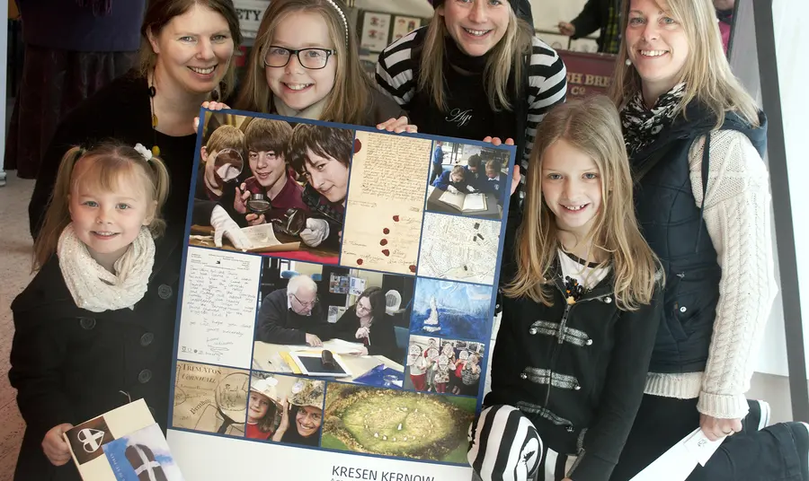 Kresen Kernow secures £11.7m investment thanks to National Lottery players! Children showing details of the Kresen Kernow project