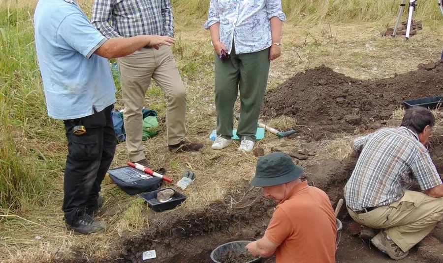 Nigel Adams MP visits Keesbury Manor archaeological trenches