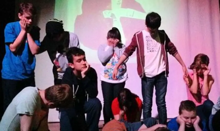 Children marking the First World War Centenary through the arts
