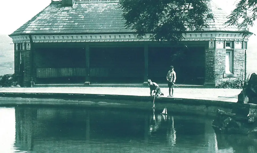 Archive image of the Pavilion in Beaumont Park, Huddersfield