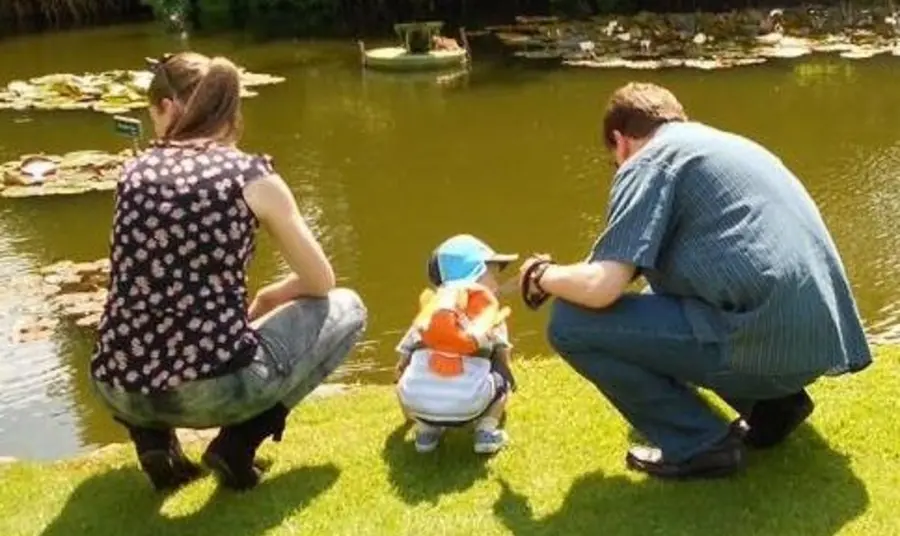 Family learning at Burnby Hall Gardens