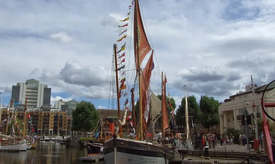The Cambria in sail whilst moored as a visitor attraction at St Katharine’s Docks