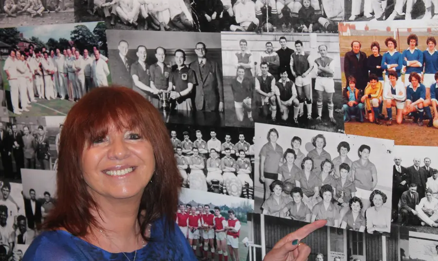 A community volunteer at the Manchester Jewish Museum
