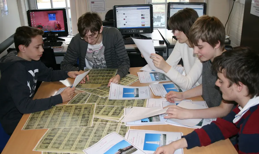 DBBC students researching Bolton soldiers who had died in the Gallipoli campaign