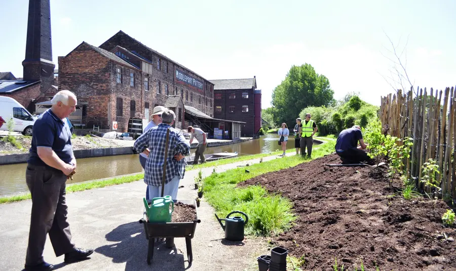 Volunteers at Middleport Pottery