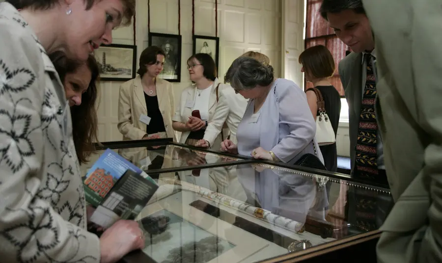 Kew Palace in Kew Gardens - a Royal Domestic Retreat Visitors exploring Kew Palace