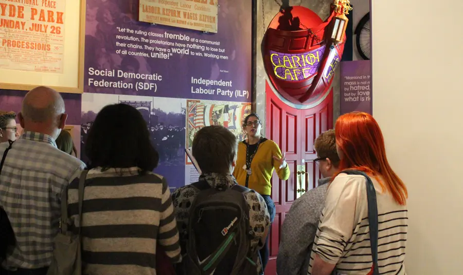 Visitors to the exhibition Visitors to the exhibition