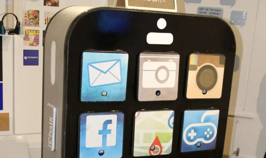 The giant iPhone installation from the No Facebook? OMG! project
