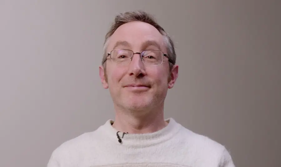 Head and shoulders profile photo of Steve Henry
