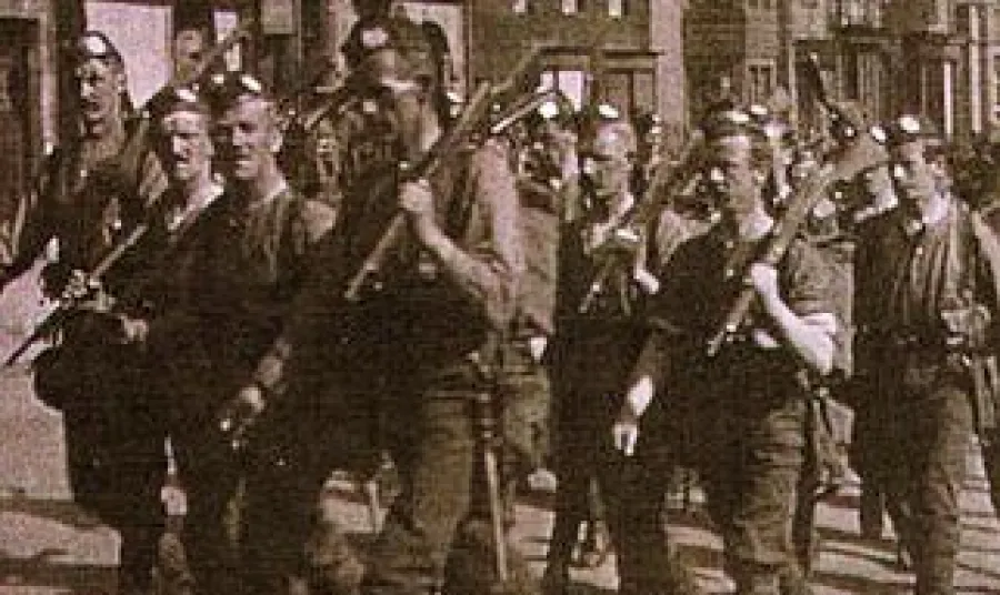 Alnwick soldiers marching