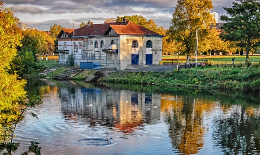 The Boathouse from across the Clyde