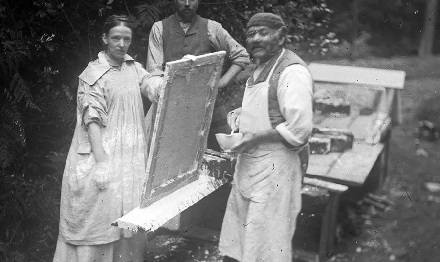 Victorian designer Mary Watts and helpers 