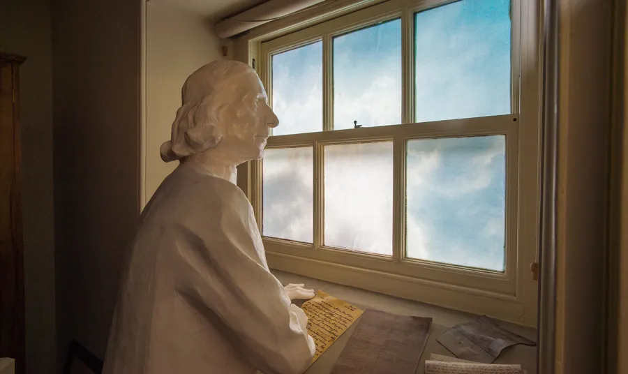Statue of John Wesley