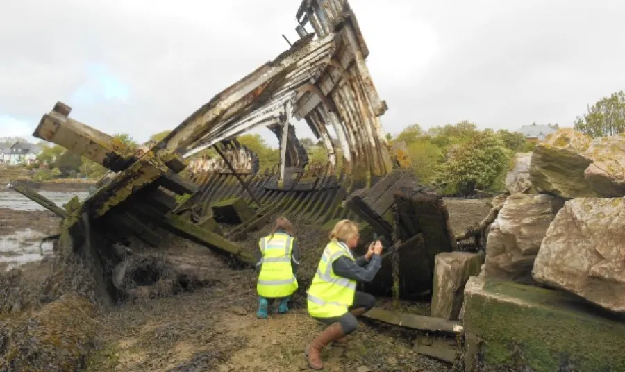 Volunteers recording Hooe Lake vessels, Plymouth