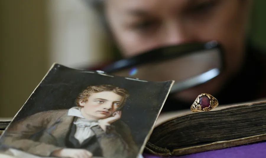 Picture of John Keats and Fanny Brawnes ring