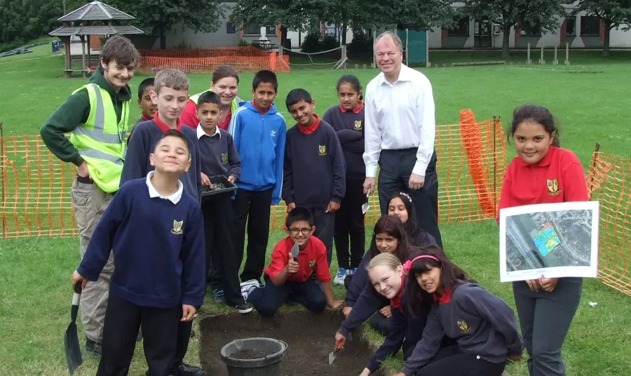 Children and MP Clive Betts at Tinsley Manor