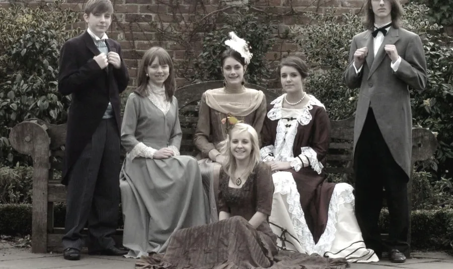 Central Youth Theatre members at Bantock House