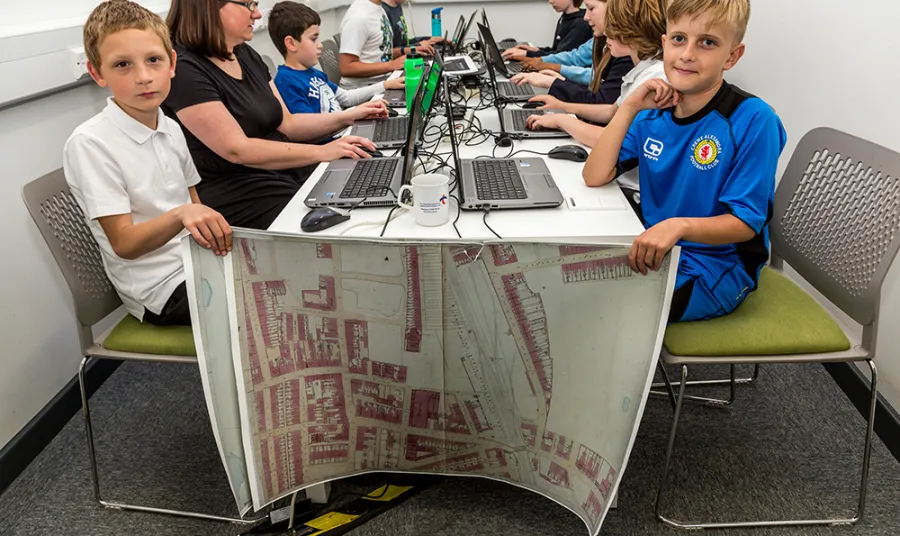 CreweCraft: Young Roots Crafting Crewe's Heritage in Minecraft