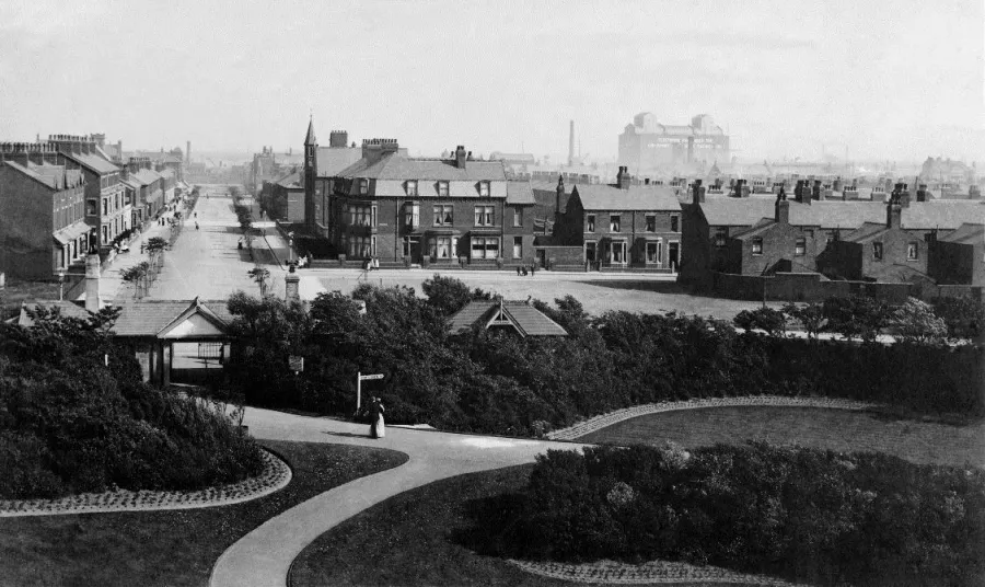 Historical photo of the mount