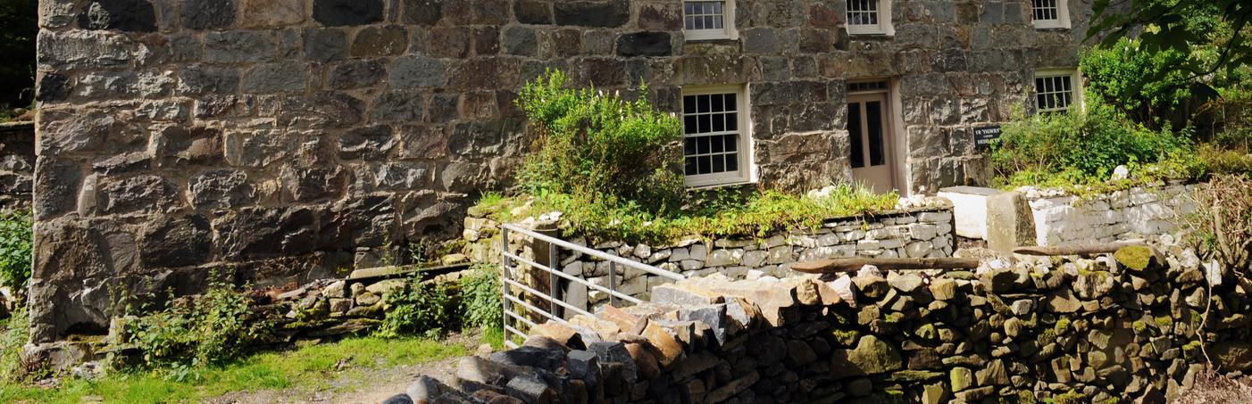 Yr Ysgwrn exterior
