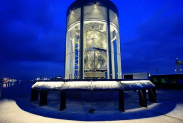 Titanic light tower