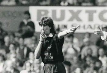 Julia Lee refereeing in 1986 