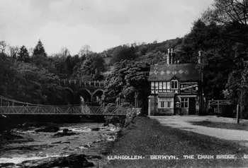 Pont Gadwyni Hanesyddol Llangollen yn ail-agor i’r cyhoedd ar ôl 30 mlynedd