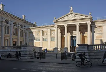 Outside view of the Ashmolean Museum, Oxford