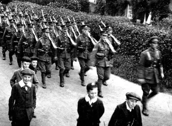 A picture of soldiers leaving the Home Front in the First World War
