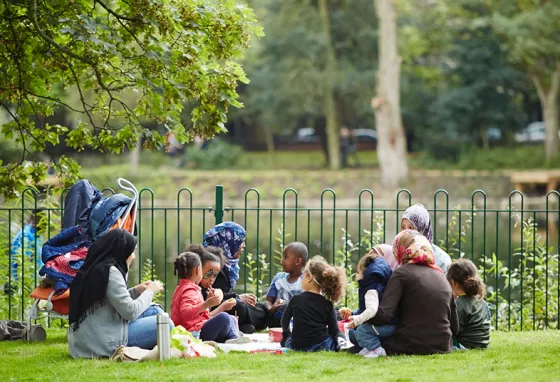 Alexandra Park Family having a picnic in a park