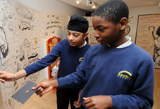 Dynamic Collections Children in a museum