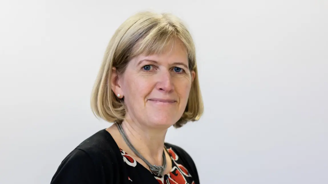 Head shot of Isabel Hunt
