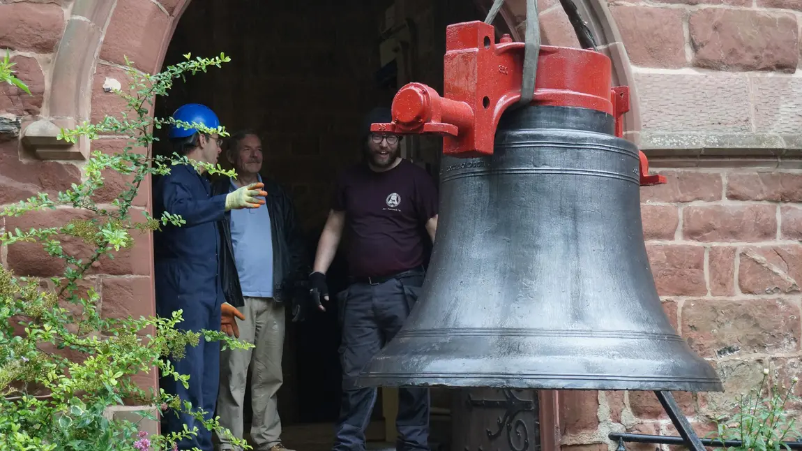 Large bell on harness