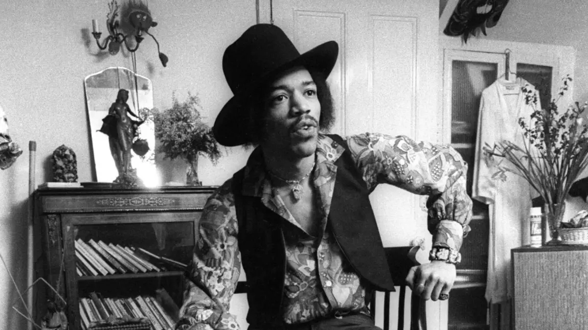Jimi Hendrix in his flat at 23 Brook Street
