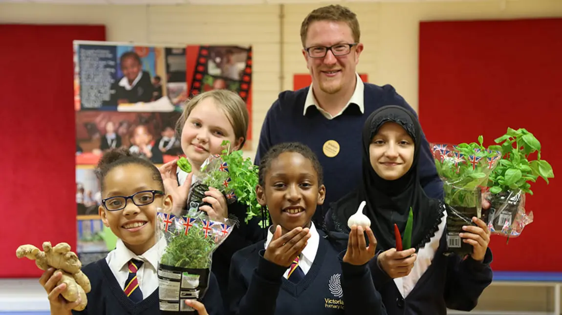 Victoria Park school pupils and teacher who took in the Memories of Spice from Smethwick project