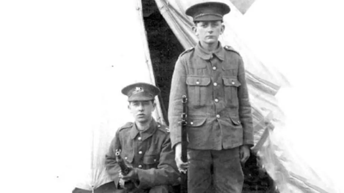 First World War soldiers in uniform