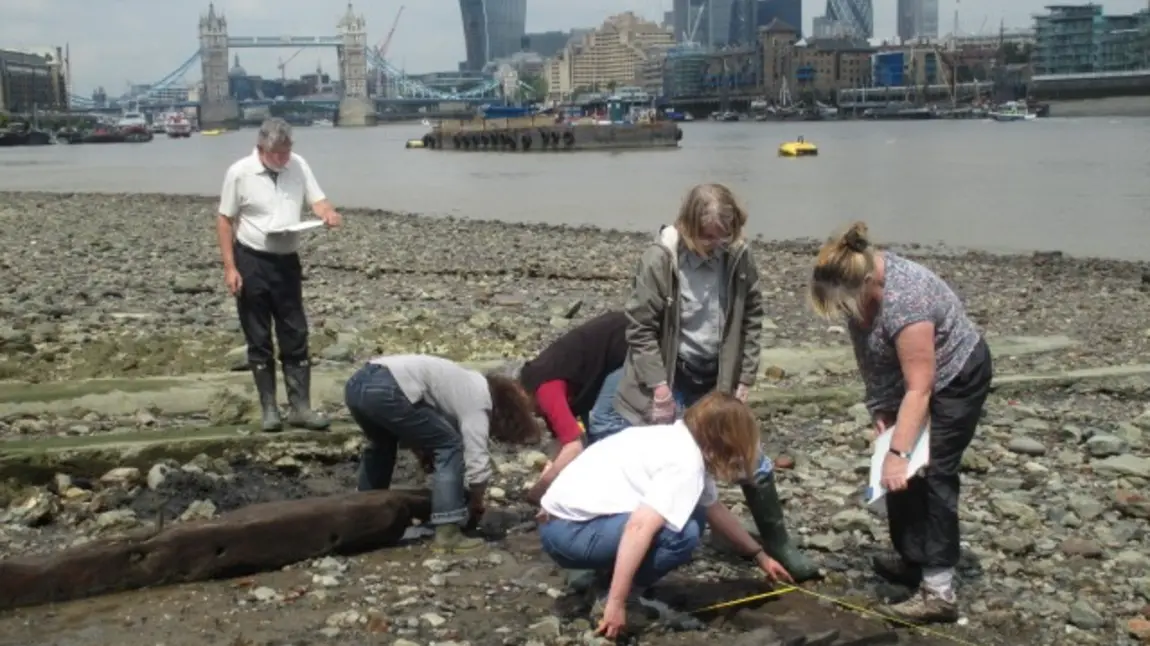 CITIZAN volunteers recording foreshore archaeology