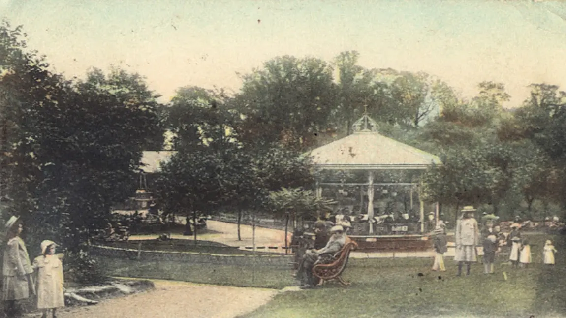 Ellington Park - Bandstand in 1904