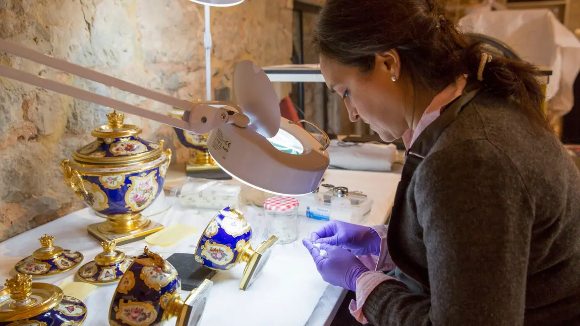 National Trust’s new conservation studio at Knole opens its doors Conservationist at work in Knole's conservation studio